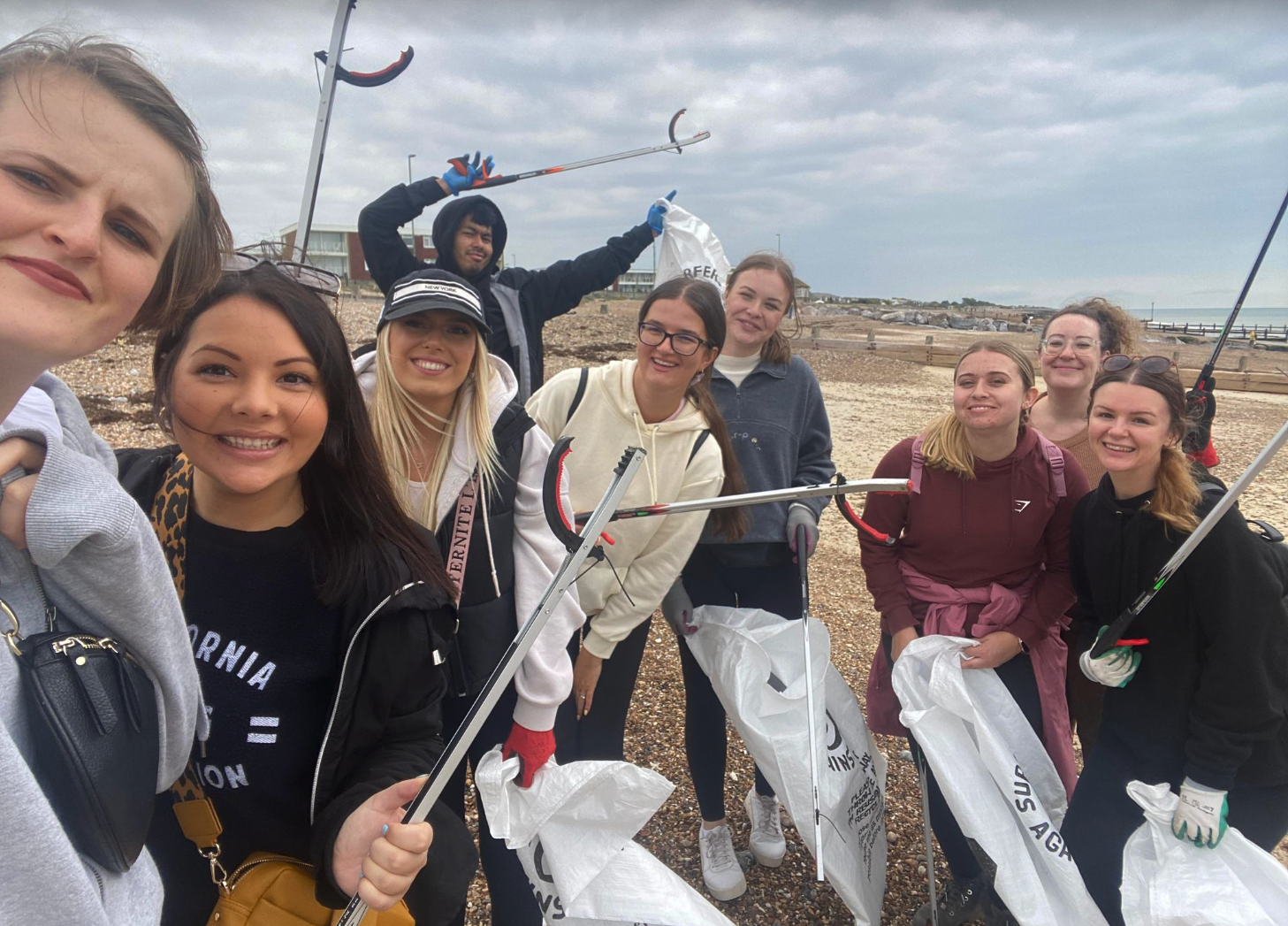 Happiful CMPP Beach Clean